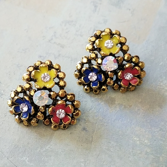 Jewelry - Multi colored flower earrings